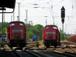 Die beiden Rangierloks (298 328-6 und 298 329-4) vom K�nigs Wusterhausener G�terbahnhof warten am Wochenende neben der 266er von Captrain.