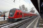 Zur Er�ffnung der Inbetriebnahme Netz Stadtbahn/RE1 kam ein Sonderzug zum Brandenburger Hbf gefahren. Dieser fuhr in Berlin Ostbahnhof los und nahm den Weg �ber Berlin Wannsee und Potsdam. Damit war der Sonderzug, der erste Zug, der nach ein j�hriger Sperrung im Bereich Berlin Grunewald wieder die normale Fahrstrecke genommen hat. Geschoben hatte diesen Sonderzug die 182 004-2. 08.12.2012