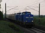204 022-2 und 204 033 mit einem Holzzug Richtung Genshagener Heide durch Nudow – Viele Gr��e zur�ck! 29.04.2011