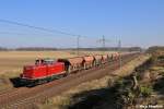 Ein Traum aus Altrot,V100 2009 war mit einer ansehnlichen Schotterfuhre gen Saarmund unterwegs,hier bei Nudow nur wenige Momente sp�ter (03.03.11)