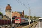 101 006-5 mit dem IC 1925 (SBB-Wagenpark und einen IC-Waggon) von Berlin S�dkreuz nach K�ln Hbf in Rathenow.