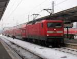 RE 1 mit 112 185-4 nach Frankfurt (Oder) wird f�r die R�ckfahrt bereit gemacht am 24.01.2010 in Berlin Lichtenberg.
