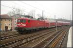 112 102-9 ist mit dem RE1 nach Eisenh�ttenstadt unterwegs (gesehen Berlin Karow 18.02.2011)