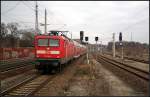 DB 112 184-7 kommt zum Kopfmachen in den Bahnhof Rathenow eingefahren (gesehen 19.02.2011)