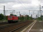 Auch am 18.05.2010 durchquerte 112 184-7 den Bahnhof Sch�nefeld Flughafen in Richtung Glasower Damm.