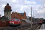Links die 218 455-4 als Lz in Richtung Stendal unterwegs und rechts die 112 122 mit dem RE2 (RE 37411) nach K�nigs Wusterhausen in Rathenow.