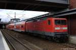 112 102-9 mit dem RE5 (RE 18509) nach Falkenberg(Elster) in Berlin Gesundbrunnen.