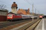 120 154-0 mit dem IC 1225 von Berlin Hbf (tief) nach K�ln Hbf in Rathenow.
