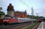 120 124-3 mit dem IC 1225 von Berlin Hbf(tief) nach K�ln Hbf und die 112 104 mit dem RE2 (RE 37385) nach K�nigs Wusterhausen in Rathenow.