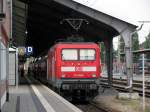 114 004 ist gerade als RE 1 von Brandenburg angekommen und wird in ca.