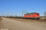 140 850-9 durchf�hrt mit ihrem gemischten Zug f�r Polen den Bahnhof von Saarmund (08.03.11)