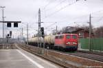 140 459-9 mit polnischen Kesselwagen, die mit Styrol, monomer, stabilisiert bef�llt sind, in Rathenow in Richtung Wustermark unterwegs.