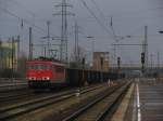 Am 20.03.2010 kam kurz vor einem gro�en Unwetter 155 085-4 durch den Bahnhof Berlin Sch�nefeld Flughafen.