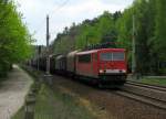 Direkt danach kam dann 155 220-7 mit einem langem G�terzug Richtung Berlin am 2.Mai durch.