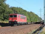 155 273-6 mit vielen Leerwagen am 15. Oktober 2011 nach der Unterquerung der Landstrasse 40 in Diedersdorf. An der rechten Seite ist der in der Fotostellen Beschreibung erw�hnter hoher Mast noch etwas zu sehen.
