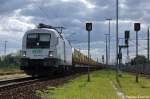 ES 64 U2 - 101 (182 601-5) Hupac im Dienst f�r Raildox/SETG mit leeren Holzzug in Rathenow in Richtung Wustermark unterwegs.