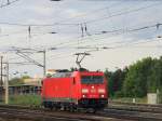 185 366-2 passiert am 02.Juni 2012 als einzelne Lok den Bahnhof Berlin Sch�nefeld Flughafen in Richtung Genshagener Heide.