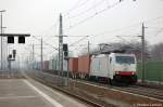 186 138-4 CB-Rail in Dienst f�r die ITL mit Containerzug in Rathenow in Richtung Wustermark unterwegs.