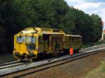 Eiffage Rail kam mit 2 gro�en Maschinen und brachte das Gleis in seine neue Lage und stopfte flei�ig.