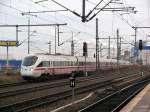 ICE&acute;s nach Arhus und Kopenhagen werden 15 Minuten zu sp�t am 5.12.2009 in Berlin Ostbahnhof bereitgestellt.