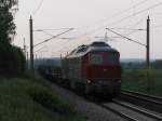 Einer der H�hepunkte: 242 001-6 von Arcelor mit einem Zug nicht beladener Flachwagen Richtung Genshagener Heide.