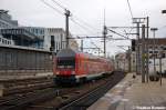 RB14 (RB 18914) von Berlin-Sch�nefeld Flughafen nach Nauen, bei der Einfahrt in den Bahnhof Berlin Friedrichstra�e. Geschoben hatte die 143 251-7. 03.11.2012
