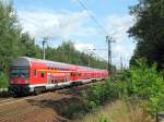 RB 14 nach Senftenberg, mit einem der wenigen Steuerwagen, die noch  Airport Express Sch�nefeld  auf der Seite tragen | 13.08.